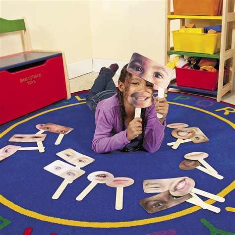 How to Foster Social Skills Through Storytelling in Pretend Play